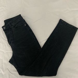 Black mom jeans